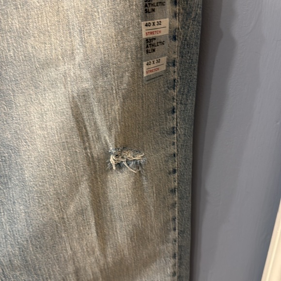 Levi’s 531 athletic slim. Distressed style jeans. Size 40 x 32. - Picture 11 of 11